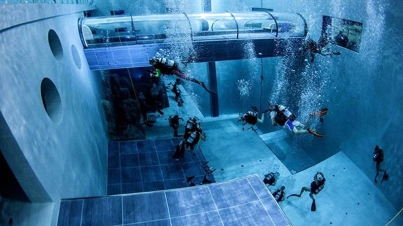 Immersione nella piscina Y-40 a Montegrotto